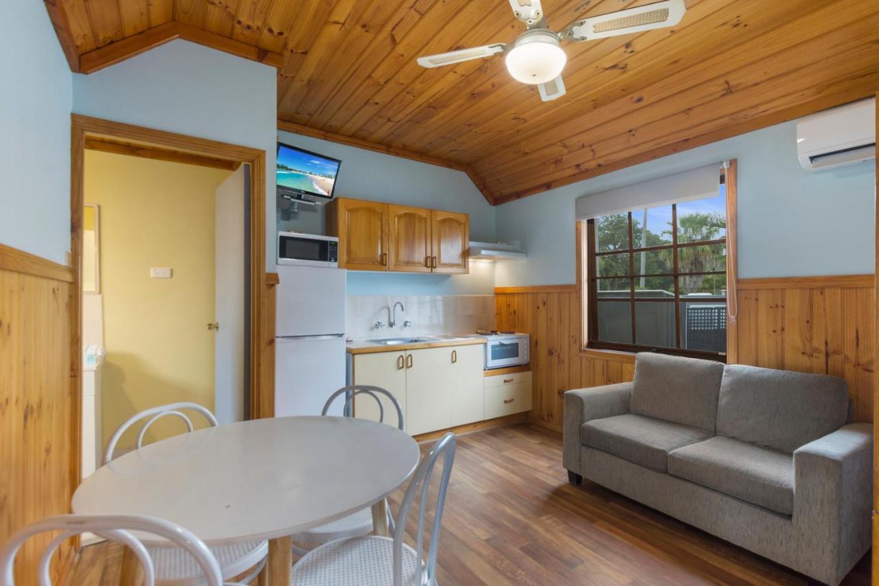 Wairo Beach Holiday Park Tabourie Lake Екстериор снимка