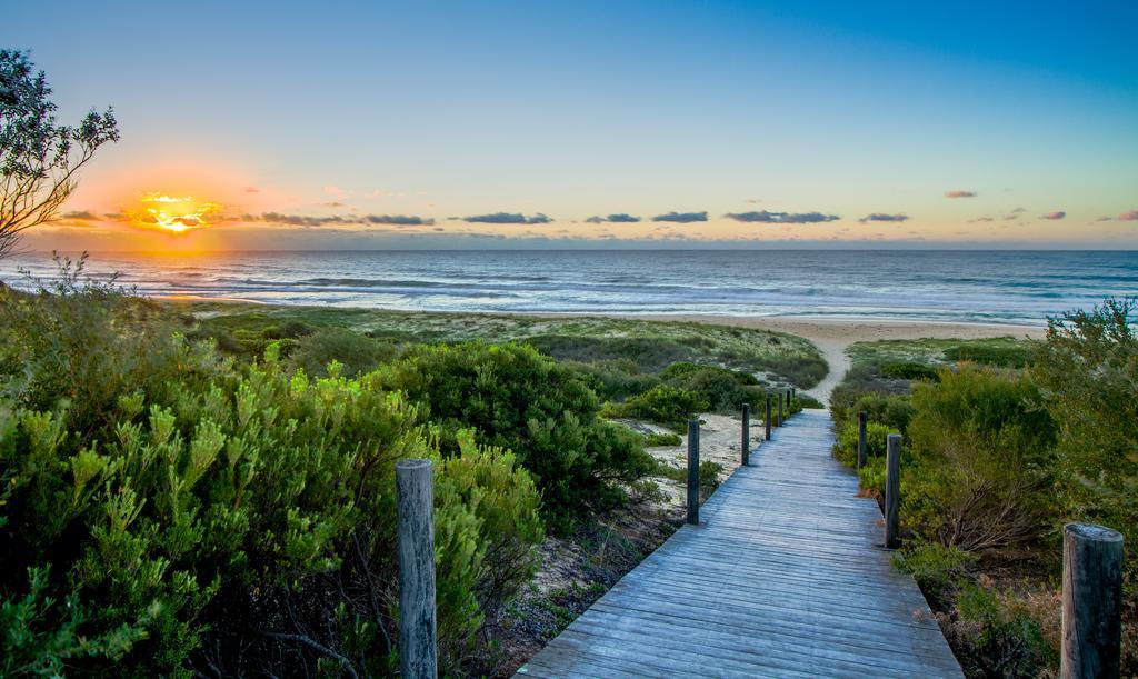 Wairo Beach Holiday Park Tabourie Lake Екстериор снимка